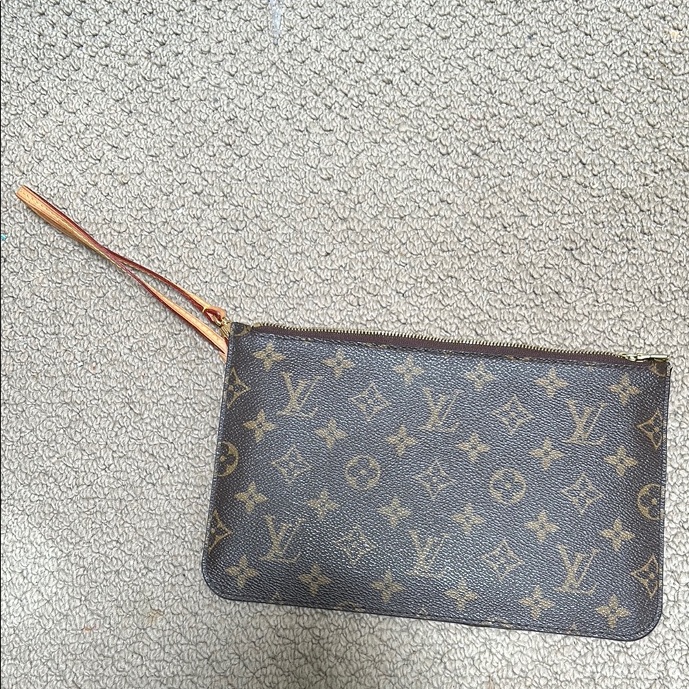 LV Neverfull Pouchette